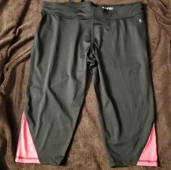 Danskin Capri pants - Picture 1 of 1